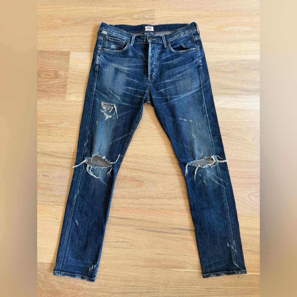 Citizens Of Humanity Distressed Straight-Leg Dark Blue Jeans